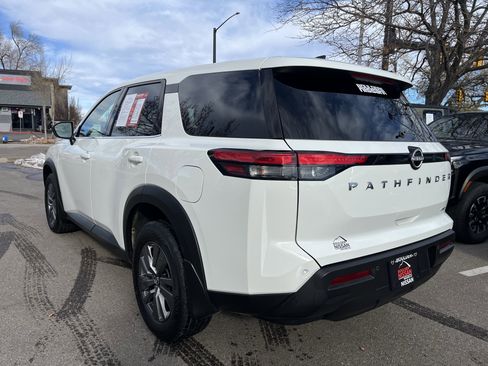 Certified 2024 Nissan Pathfinder S image 6