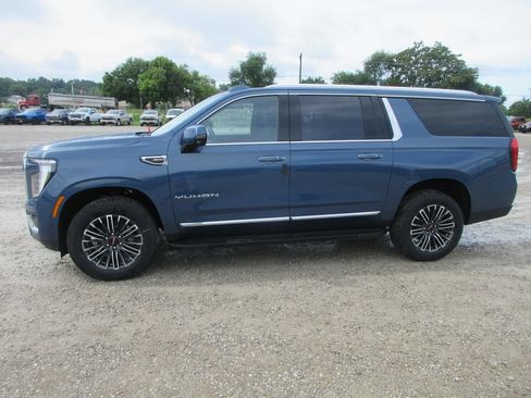 New 2026 GMC Yukon XL Elevation w/ Elevation Premium Package AWD/4WD image 7
