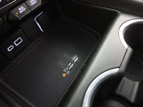 Used 2023 Chevrolet Suburban Premier image 53