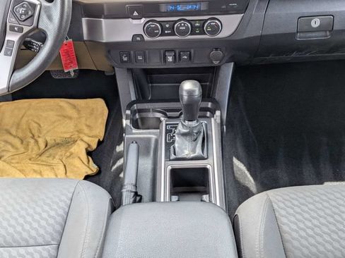 Used 2022 Toyota Tacoma SR5 w/ Technology Package RWD image 17