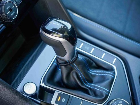 Used 2024 Volkswagen Taos SE image 21