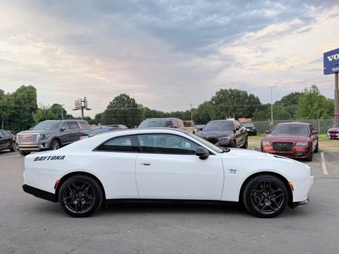 Used 2024 Dodge Charger Daytona R/T w/ Plus Group AWD/4WD image 13