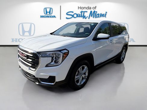 Used 2024 GMC Terrain SLE FWD image 3