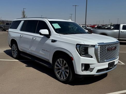 Used 2021 GMC Yukon XL Denali w/ Advanced Technology Package AWD/4WD image 7