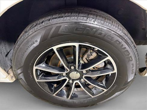 Used 2017 Dodge Grand Caravan GT FWD image 19