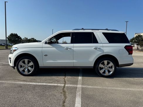 Used 2023 Ford Expedition King Ranch AWD/4WD image 3
