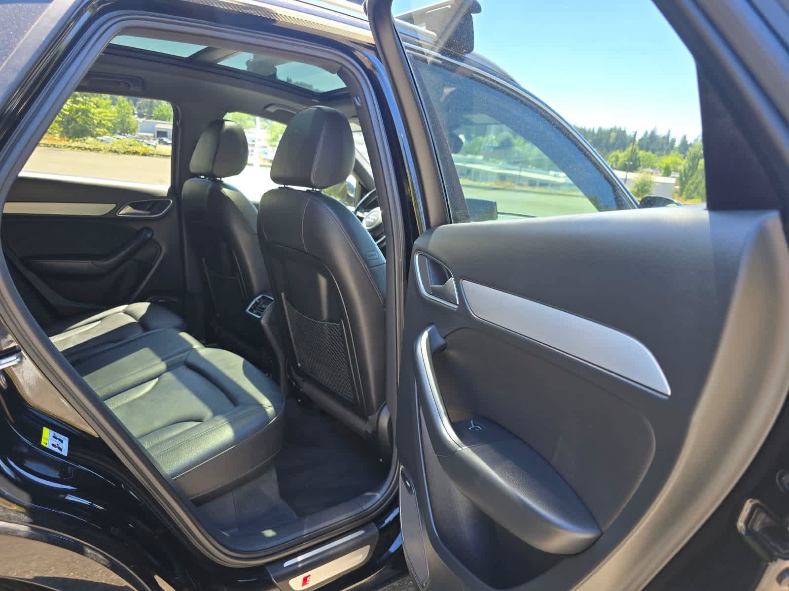Used 2018 Audi Q3 2.0T Premium Plus w/ Premium Plus Package AWD/4WD image 27