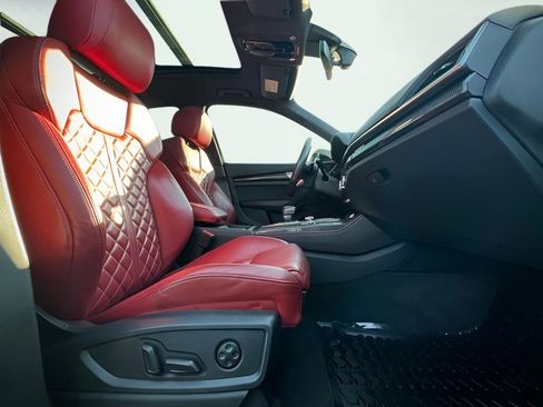 Used 2019 Audi SQ5 Premium Plus w/ Premium Plus Package image 32