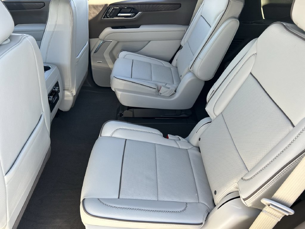 Used 2026 GMC Yukon Denali w/ LPO, Floor Liner Package AWD/4WD image 25