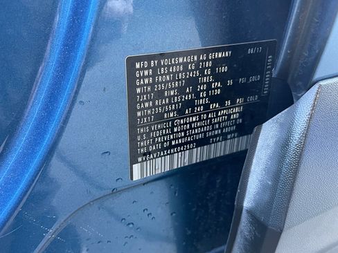 Used 2017 Volkswagen Tiguan Limited w/ Premium Package image 24