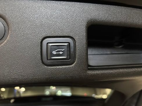 Used 2019 Chevrolet Equinox LT AWD/4WD image 24