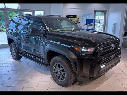 Used 2025 Toyota 4Runner SR5 AWD/4WD image 9