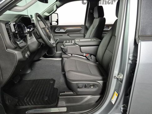 New 2026 Chevrolet Silverado 2500 LT w/ All Star Edition AWD/4WD image 9