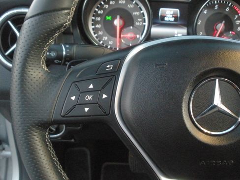 Used 2014 Mercedes-Benz CLA 250 4MATIC image 38