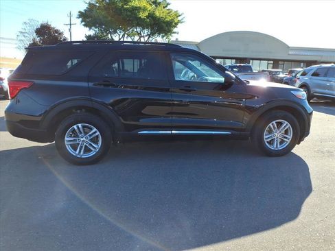 Used 2023 Ford Explorer XLT w/ Equipment Group 202A image 6