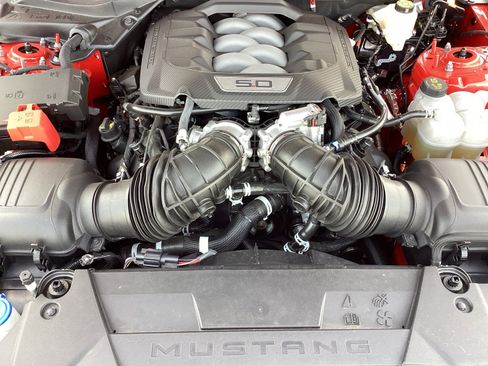 Used 2025 Ford Mustang GT image 5