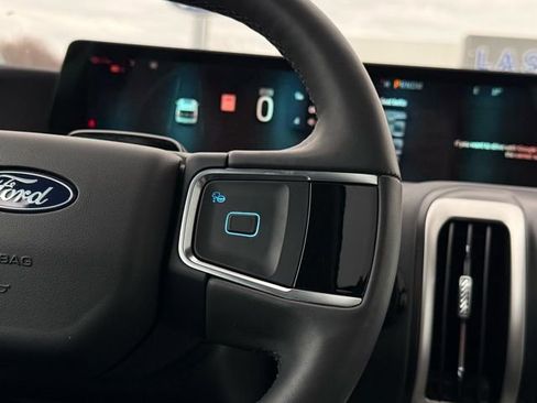 Used 2025 Ford Expedition Max Active image 10