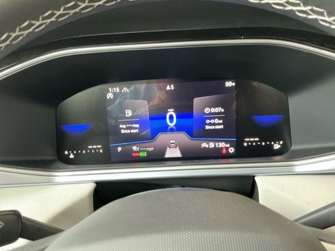 New 2025 Volkswagen Taos SE image 19