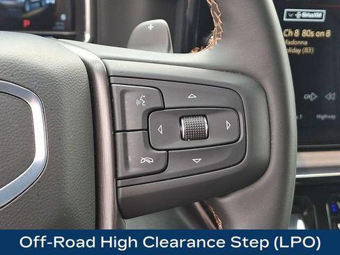Used 2025 GMC Sierra 1500 AT4 w/ AT4 Premium Package AWD/4WD image 8