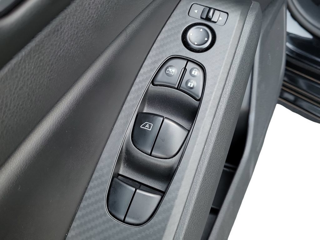 Used 2024 Nissan Altima 2.5 SV FWD image 23