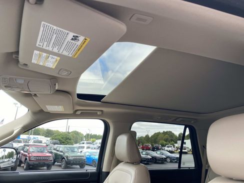 Used 2024 Ford Expedition Limited image 20