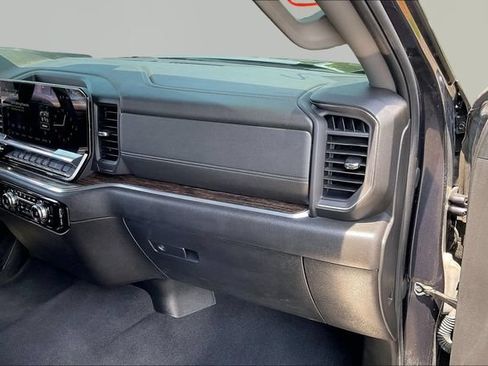 Used 2024 GMC Sierra 1500 Elevation w/ X31 Off-Road Package AWD/4WD image 18