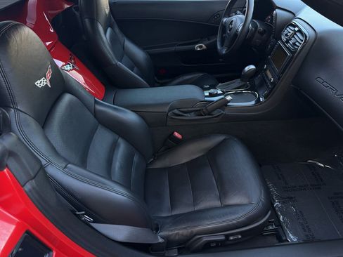 Used 2010 Chevrolet Corvette Convertible w/ Preferred Equipment Group RWD image 23