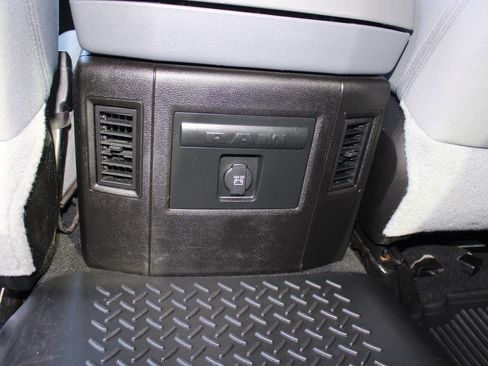 Used 2018 RAM 2500 Big Horn image 39