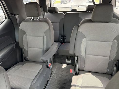 Used 2023 Chevrolet Traverse LT FWD image 27