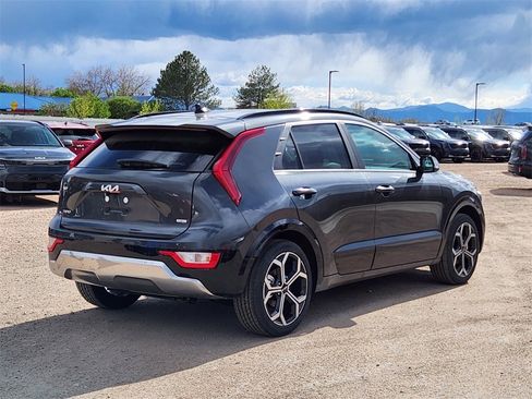 New 2025 Kia Niro EX Touring image 3
