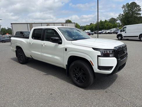 Used 2026 Nissan Frontier SV w/ SV Convenience Package AWD/4WD image 9