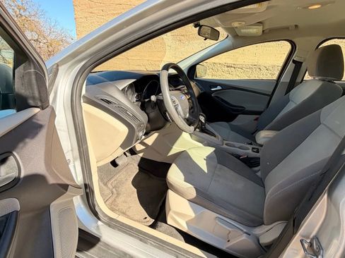 Used 2012 Ford Focus SE FWD image 18