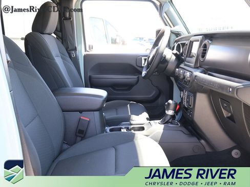 Used 2023 Jeep Wrangler Unlimited AWD/4WD image 8