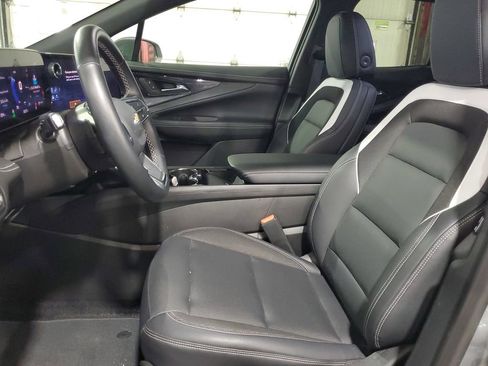 Used 2024 Chevrolet Blazer EV LT AWD/4WD image 17