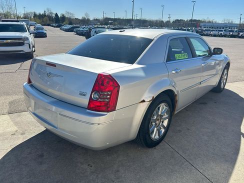 Used 2010 Chrysler 300 Touring image 5