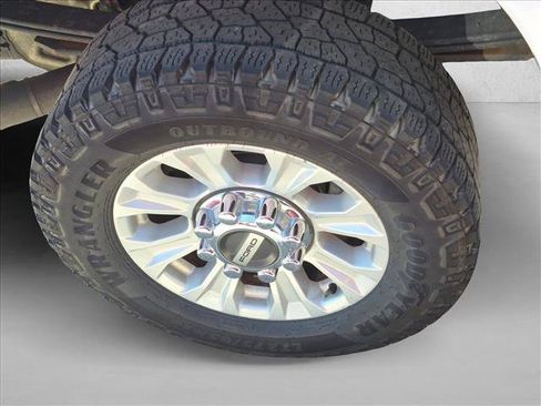 Used 2022 Ford F250 XLT AWD/4WD image 7