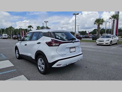 Used 2025 Nissan Kicks Play S FWD image 29