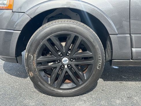 Used 2017 Ford Expedition EL Platinum image 9