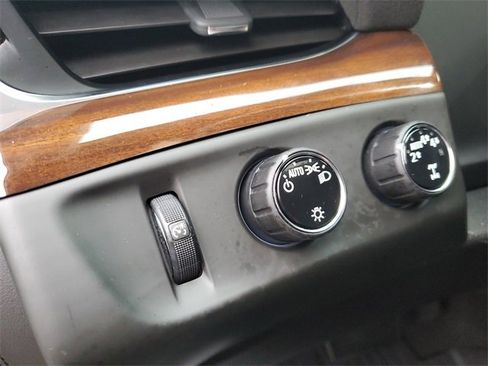 Used 2020 Cadillac Escalade Luxury image 9