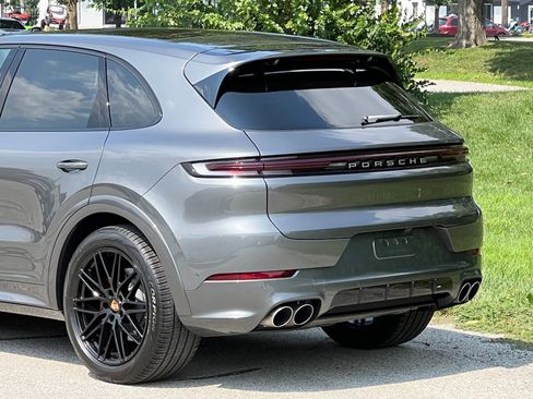 New 2025 Porsche Cayenne S AWD/4WD image 10