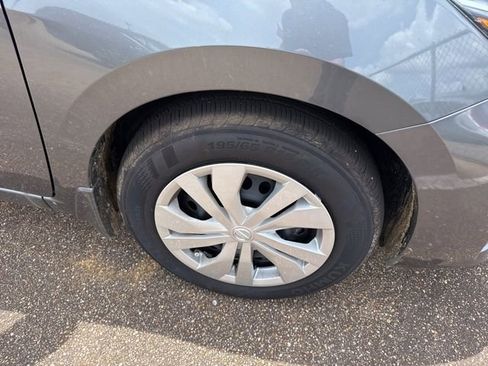 Certified 2025 Nissan Versa S w/ Trunk Package FWD image 4