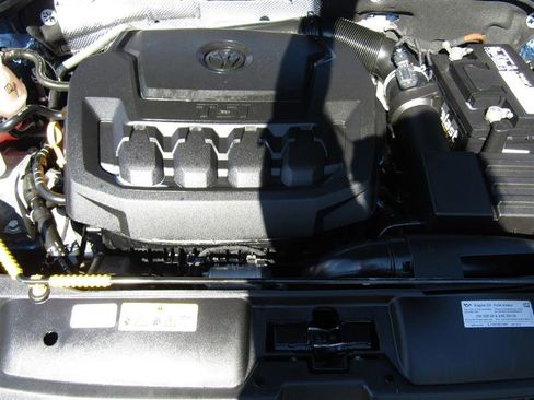 Used 2018 Volkswagen Beetle 2.0T S image 32