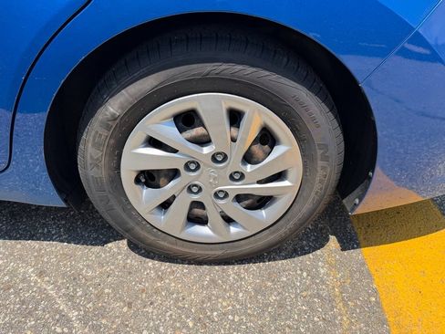 Used 2017 Hyundai Elantra SE FWD image 9