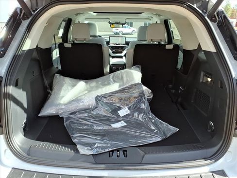 New 2026 Ford Explorer Platinum w/ LUX Leather Package AWD/4WD image 13