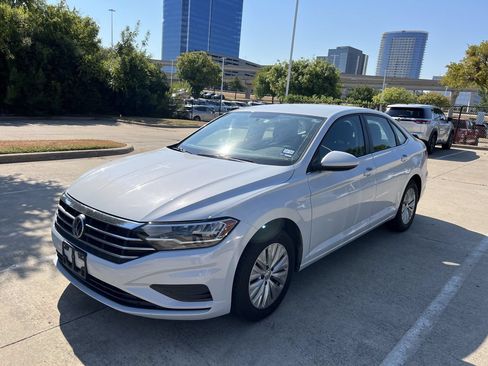 Used 2019 Volkswagen Jetta FWD image 1