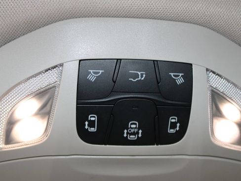Used 2023 Chrysler Pacifica Limited FWD image 51
