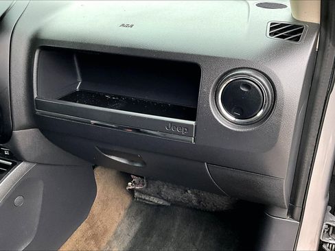 Used 2017 Jeep Patriot Sport image 21