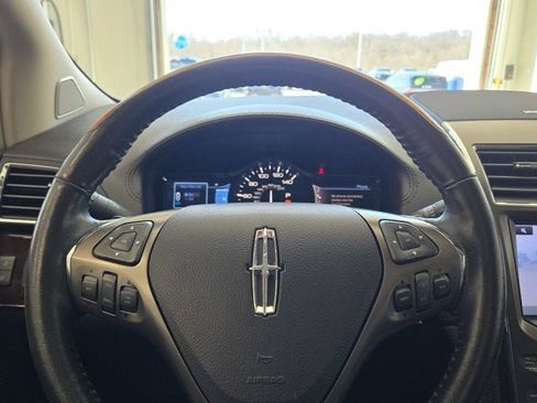 Used 2013 Lincoln MKX AWD image 28