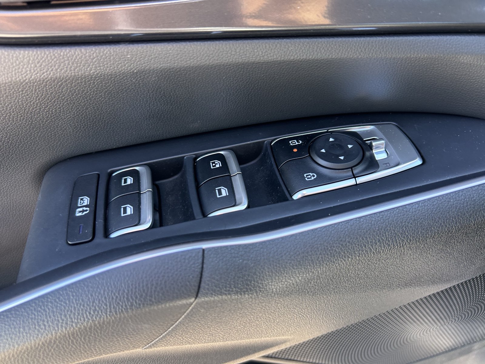 Used 2025 Kia Sorento LX FWD image 16