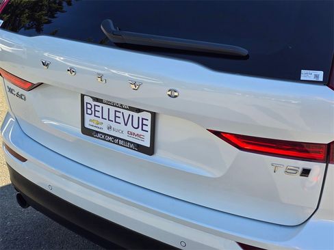 Used 2021 Volvo XC60 T5 Momentum w/ Advanced Package image 13